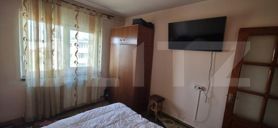 Apartament cu 3 camere decomandat în Mihai Bravu
