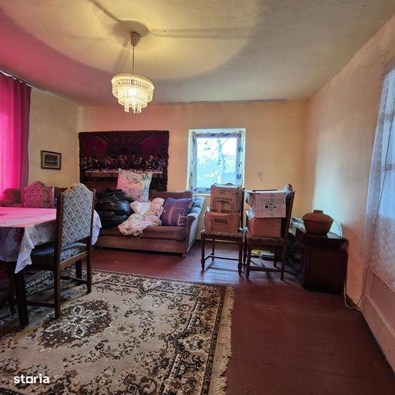 Casă cu 4 camere în Fiscut