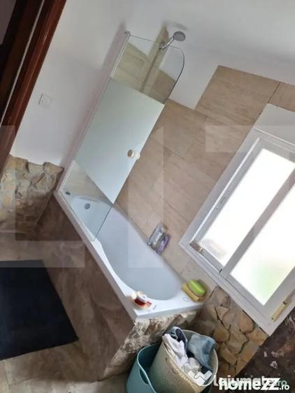 Casă cu 2 camere cu Teren 3300 Mp în Central