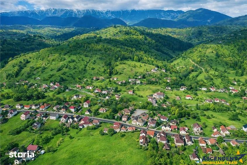 Casă cu 9 camere cu Teren 884 Mp în Moieciu