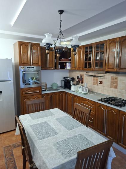 Casă cu 3 camere în Central