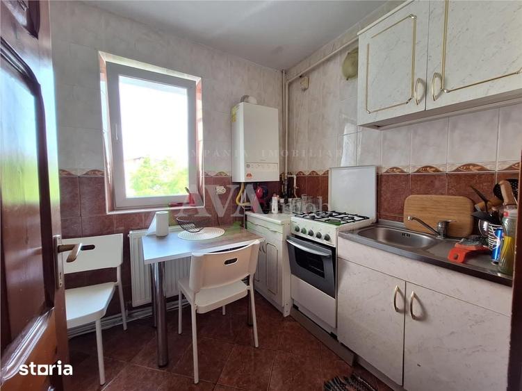Apartament cu 3 camere semidecomandat în Banca Națională