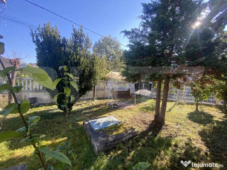 Casă cu 7 camere cu Teren 595 Mp în Central