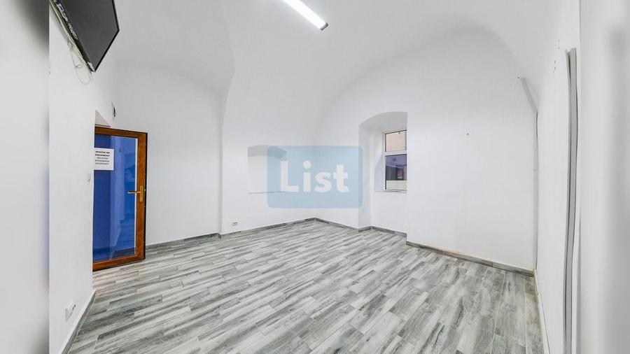 Birou, de 416 mp, în Dej