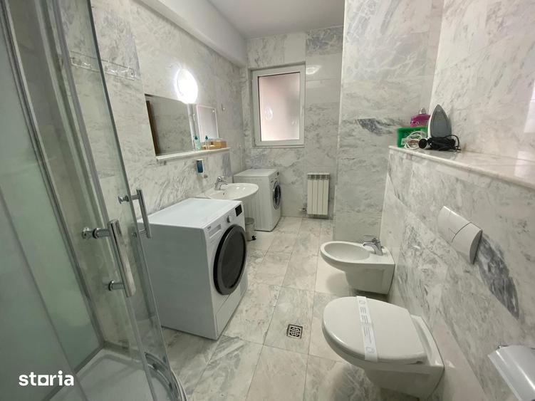 Apartament cu 6 camere decomandat în Timpuri Noi