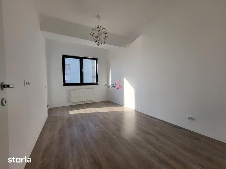 Apartament cu 3 camere decomandat în Titan