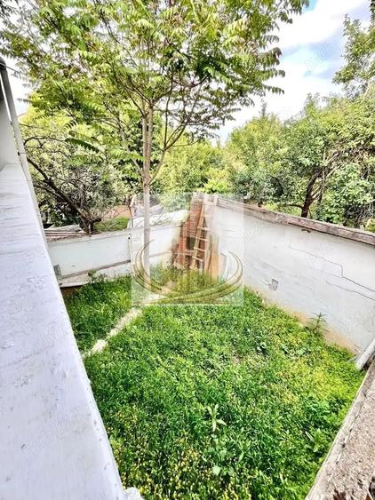 Duplex cu 5 camere cu Canalizare în Lipovei