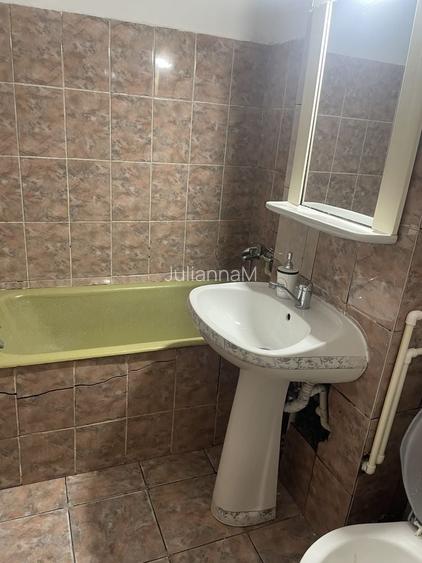 Vand apartament 2 camere Mangalia