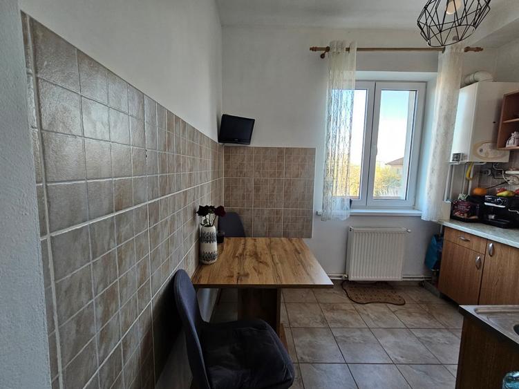 Apartament cu 2 camere decomandat, mobilat în Aeroport