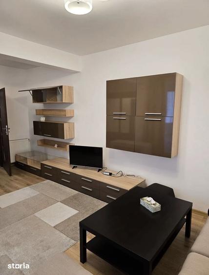 Apartament cu 2 camere decomandat în Tei