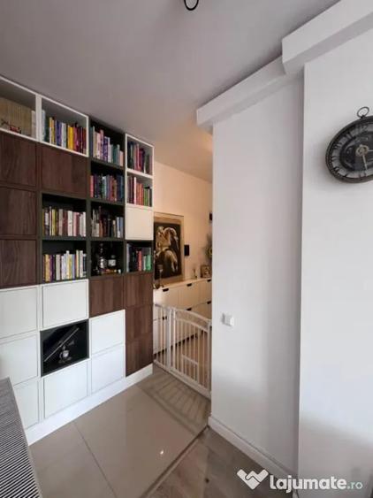 Apartament cu 3 camere semidecomandat în Dâmbul Rotund