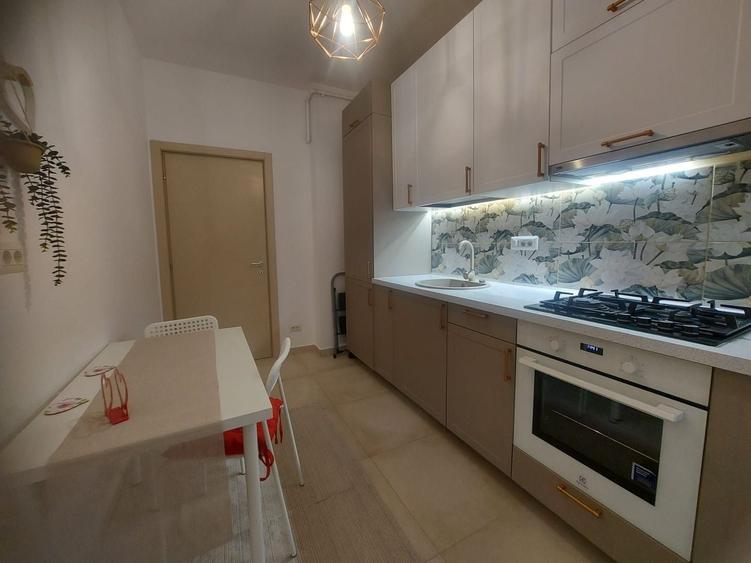 Garsonieră decomandată, mobilată în Central