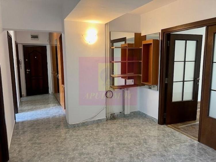 Apartament cu 4 camere decomandat în Unirii