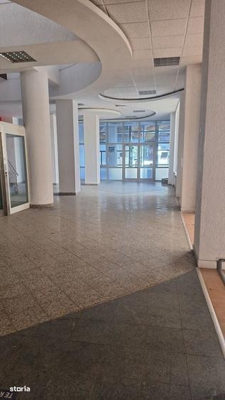 Spațiu comercial, de 2,948 mp, în Central