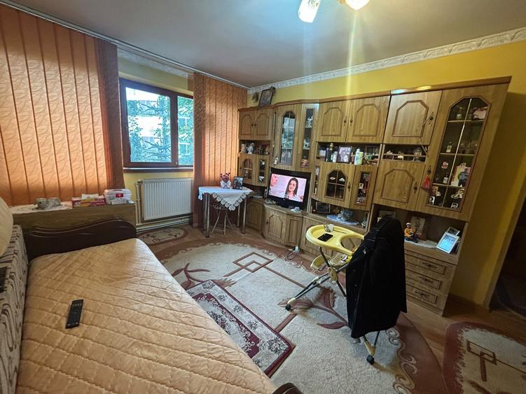 Apartament cu 2 camere semidecomandat, mobilat în Calea Galați