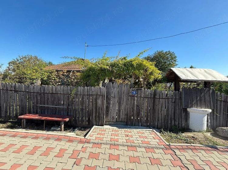 Casă cu Teren 770 Mp în Tomșani