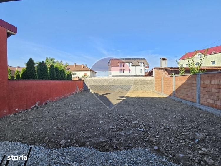 Casă cu 4 camere cu Teren 350 Mp în Central