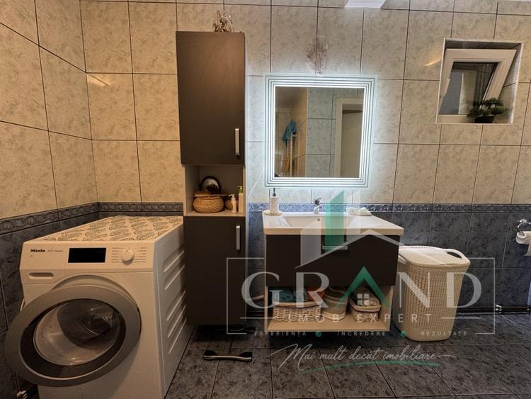Casă individuală cu 4 camere cu Canalizare în Dâmbul Rotund