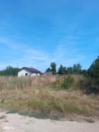 Teren de 1137 mp, în Poienarii Burchii