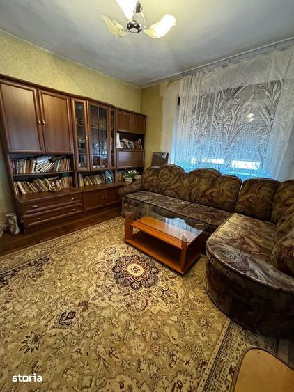 Casă cu 5 camere cu Teren 496 Mp în Sud