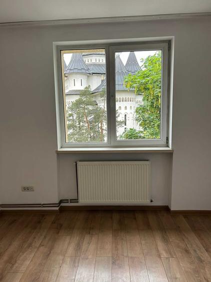Apartament cu 4 camere semidecomandat în Gura Humorului
