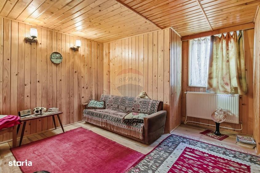 Casă cu 4 camere în Pietrăria