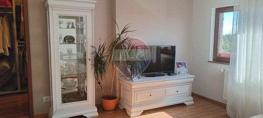 Apartament cu 2 camere semidecomandat în Polivalentă