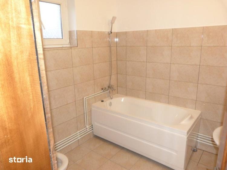 Casă cu 4 camere cu Teren 2100 Mp în Ludești