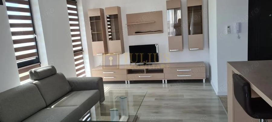 Apartament cu 3 camere decomandat în Spitalul Județean