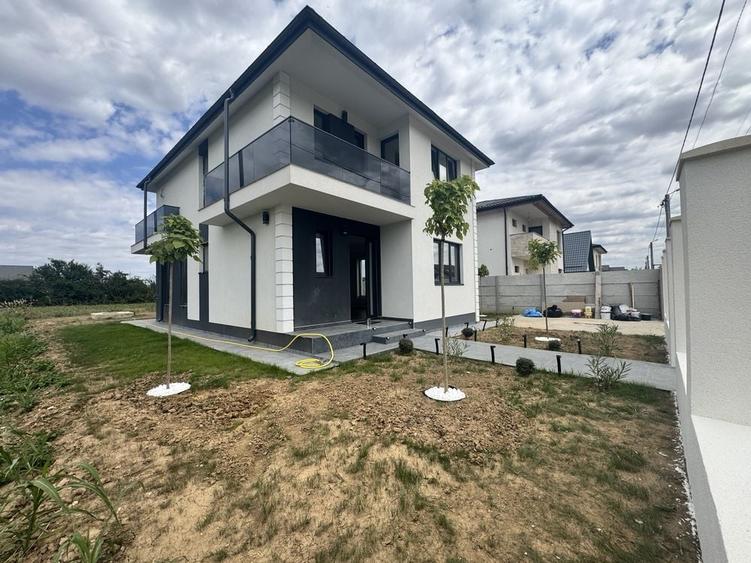 Casă cu 4 camere în Berceni