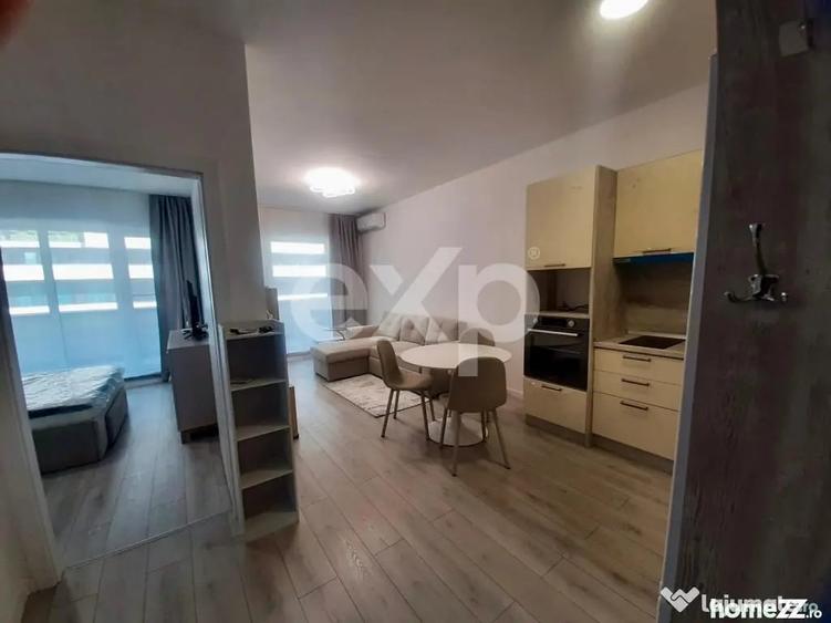 Apartament cu 2 camere decomandat, mobilat în Central