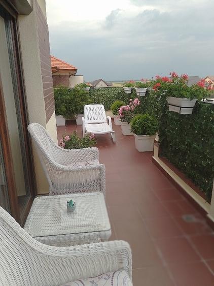 Apartament cu 3 camere decomandat, mobilat în Cristian