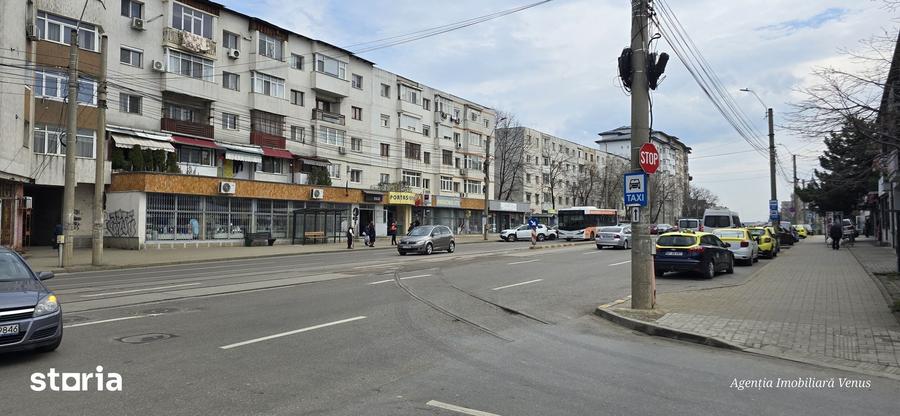 Spațiu comercial, de 735 mp, în Central