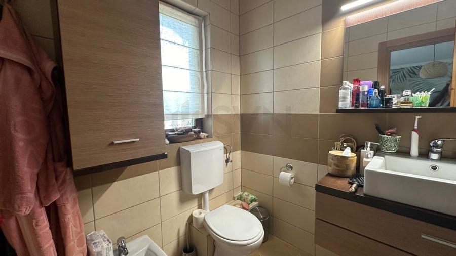 Casă individuală cu 5 camere cu Canalizare în Pipera