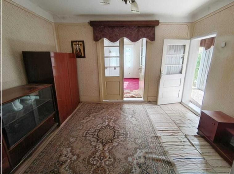 Casă cu 4 camere în Adânca