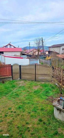 Casă cu 4 camere în Racovița