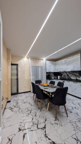 Casă individuală cu 5 camere cu Garaj în Sud