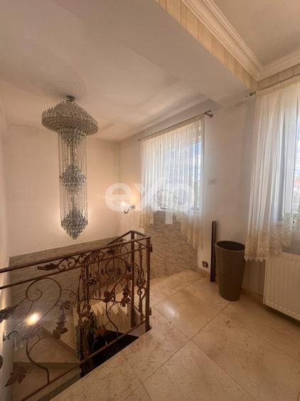 Casă individuală cu 4 camere cu Canalizare în Central