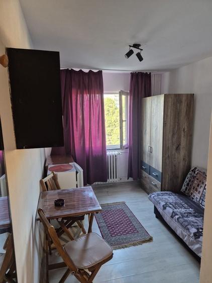 Garsonieră decomandată în Complex Studențesc