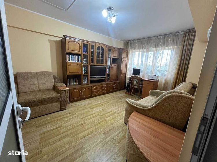 Apartament cu 2 camere decomandat în Micro 20