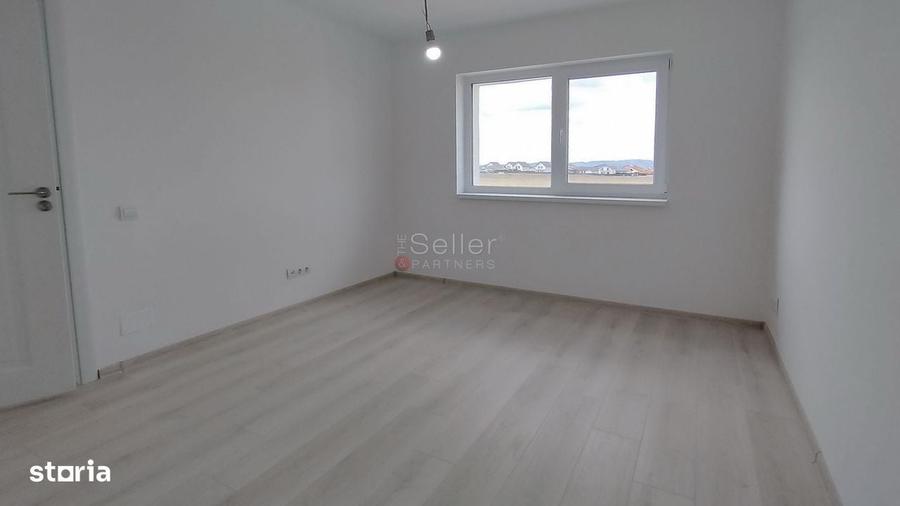 Casă cu 3 camere cu Teren 500 Mp în Noua