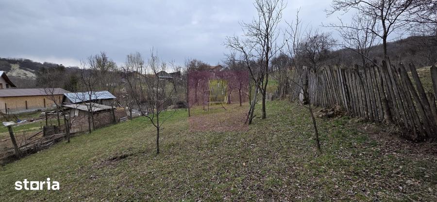 Teren de 800 mp, în Șotrile