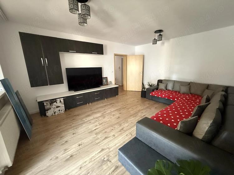 Apartament cu 3 camere decomandat în Central
