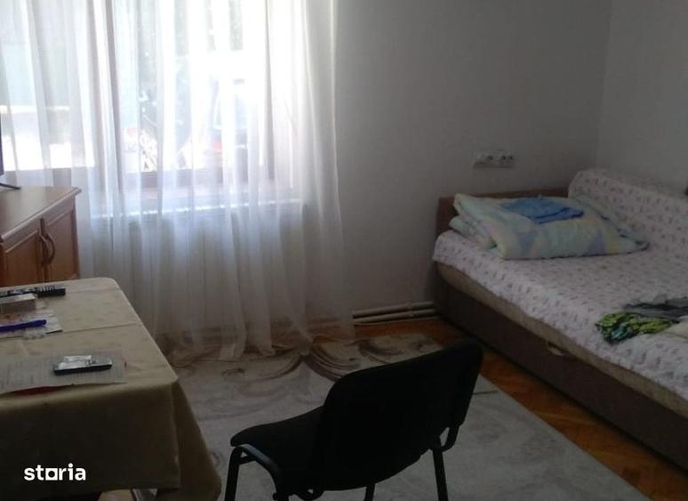 Casă cu 4 camere cu Teren 677 Mp în Sărărie