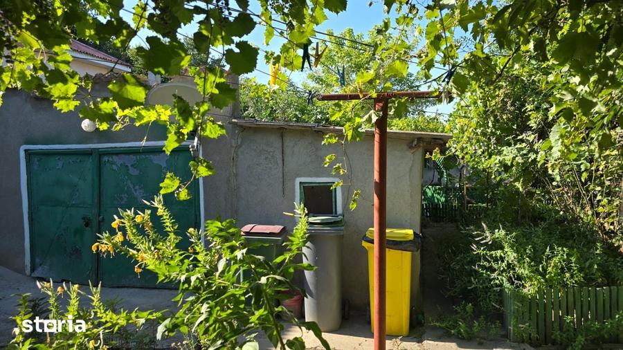 Casă cu 5 camere cu Teren 2200 Mp în Tuzla