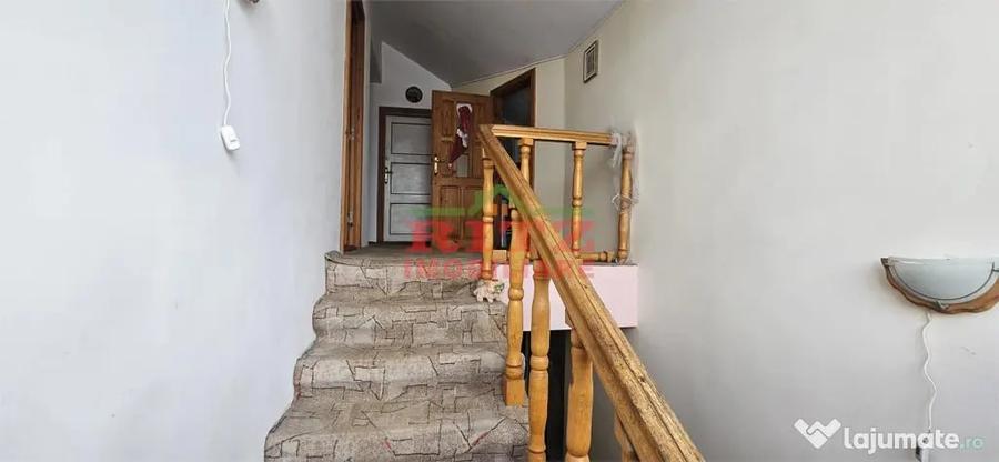 Casă cu 7 camere cu Teren 1756 Mp în Caracal