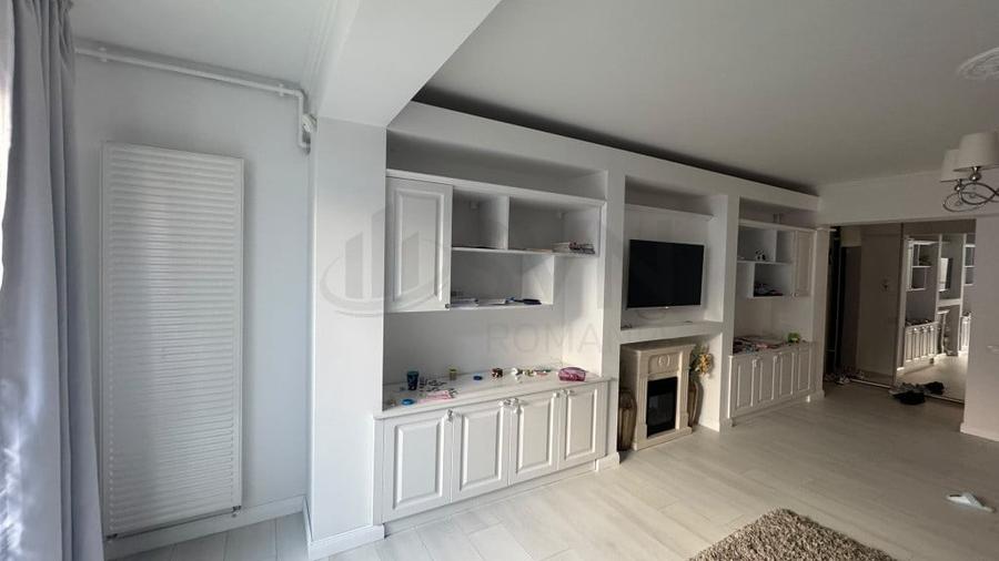 Apartament cu 3 camere decomandat în Aviației