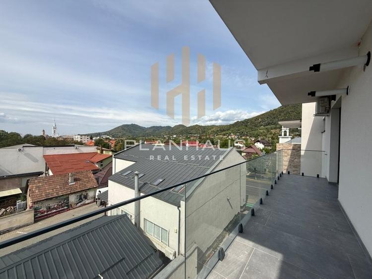 Apartament cu 3 camere decomandat în Orașul Vechi