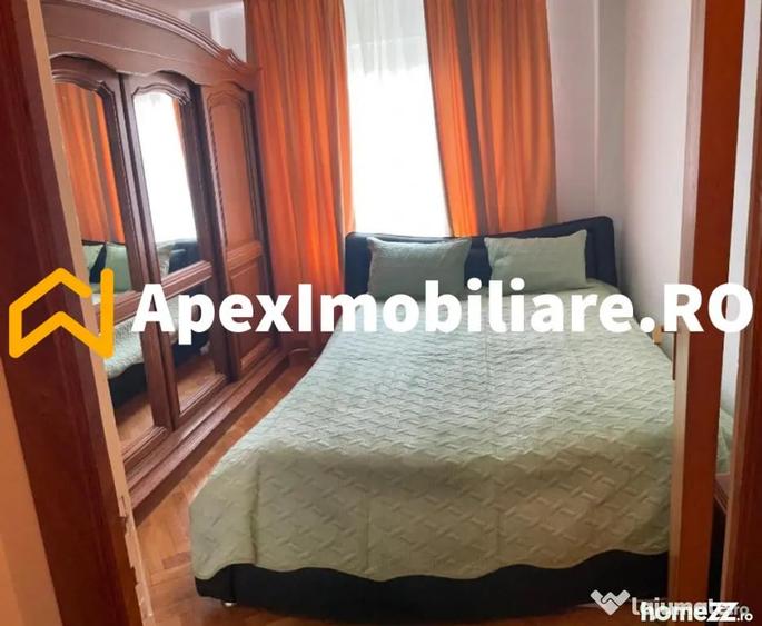 Apartament cu 3 camere semidecomandat, mobilat în Tineretului