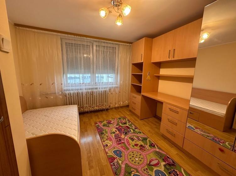 Apartament cu 3 camere decomandat, mobilat în Lujerului